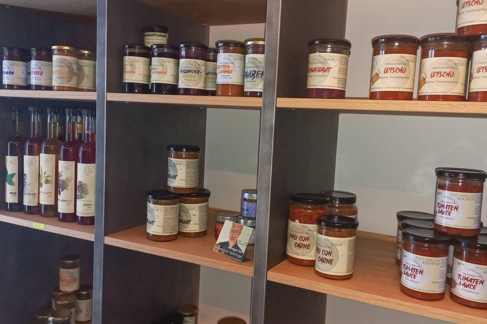 gschaeftstellage Restaurant Pfeffermühle gut essen in Kötschach-Mauthen